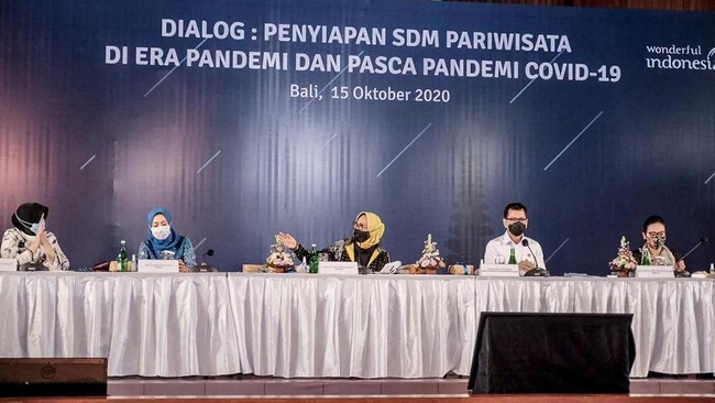 Komisi X DPR RI mendukung program Kemenparekraf dalam menyiapkan SDM di bidang pariwisata dengan memperbanyak sekolah atau lembaga pendidikan.