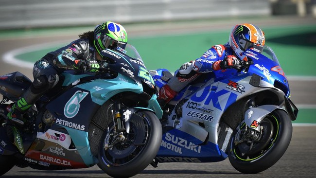 Joan Mir diklaim akan membantu Alex Rins meraih posisi runner-up dengan menjegal Franco Morbidelli di MotoGP Portugal.