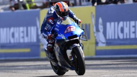 Rins Bisa Tunda Pesta Juara Joan Mir di MotoGP Valencia