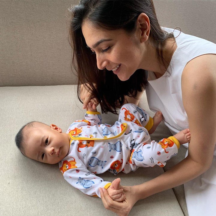 <p>Satu tahun kemudian, atau tepatnya pada Oktober 2019, Nabila dan suami dikaruniai buah hati kedua yang diberi nama Rasheed Ravindra Radinal. (Foto: Instagram @nsyakieb85)</p>