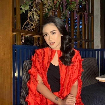 Oline Mendeng Rehat Main Medsos usai Diduga Sindir Pacar Ayu Ting Ting
