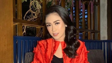 Oline Mendeng Rehat Main Medsos usai Diduga Sindir Pacar Ayu Ting Ting