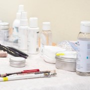 Punya Wadah Bekas Makeup, Skincare dan Haircare, Gimana Cara Daur Ulangnya Ya?