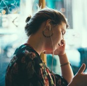 Ayo Upgrade Dirimu dengan 5 Rekomendasi Podcast Self-Improvement Ini!