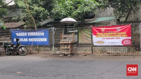 Spanduk Penolakan Hoaks dan Anarkisme Bertebaran di Surabaya