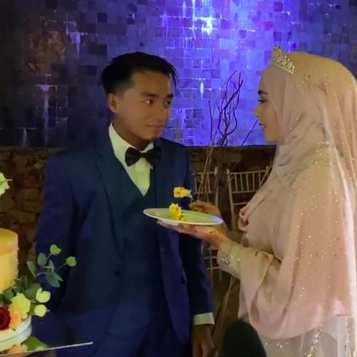 <p>Romantis! Tatapan Taqy ke sang istri bikin meleleh ya, Bunda.(Foto: Instagram @mesyathalibreal)</p>