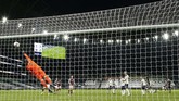 FOTO: Suka Cita West Ham Buyarkan Pesta Tottenham Tottenham Hotspur unggul 3-0 atas West Ham United hingga menit ke-81, namun The Lilywhites harus puas dengan hasil imbang saat laga bubar.