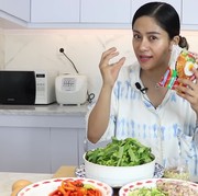 Viral! Rekomendasi Olahan Indomie dari Infuencer Farida Nurhan