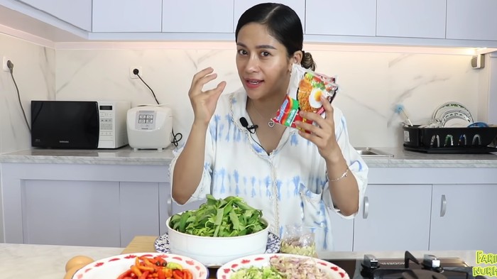 Viral! Rekomendasi Olahan Indomie dari Infuencer Farida Nurhan