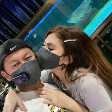 Angela Lee Resmi Menikah, Sosok Suami Tajir Jadi Sorotan