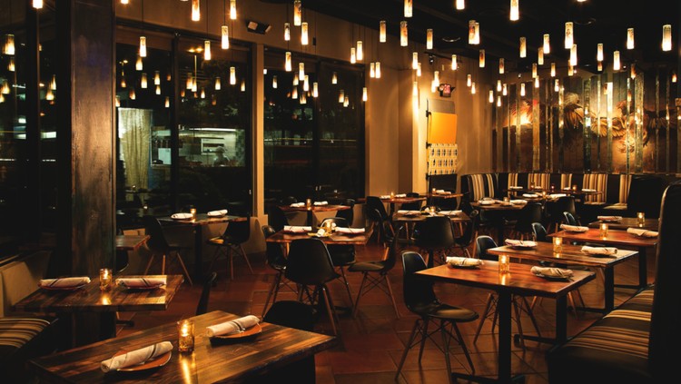 Bukan Romantis, Lampu Remang-remang di Restoran Bikin Makanan Tak Enak Bukan Romantis, Lampu Remang-remang di Restoran Bikin Makanan Tak Enak