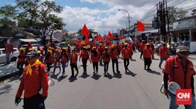 Buruh Bandung Long March, Sempat Tutup Jalan Rancaekek