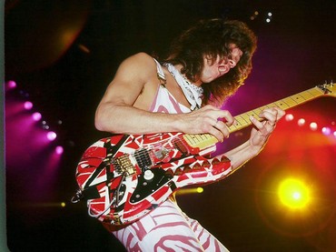 Gitar Ikonik Peninggalan Eddie Van Halen Dilelang Rp1,1 Miliar