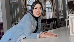 Pangling, Elly Sugigi Dipuji bak Siti Nurhaliza di Foto Terbaru