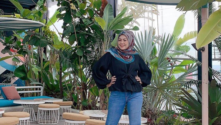 Elly Sugigi