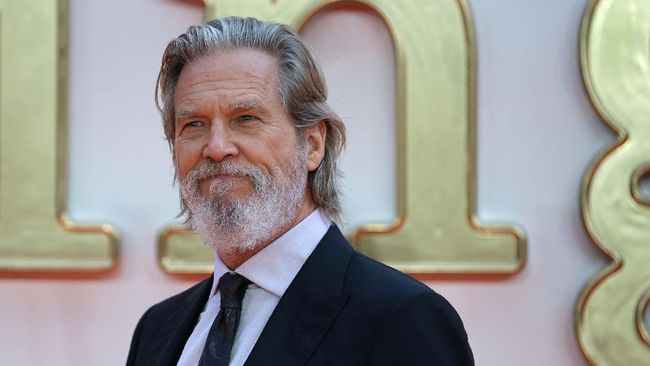 Aktor Jeff Bridges Kena Kanker Limfoma: Kesialan Datang Aktor kawakan Hollywood, Jeff Bridges, mengumumkan melalui akun Twitter pada Senin (19/10 waktu setempat, mengidap kanker limfoma.