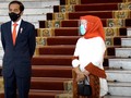 Berjilbab Oranye, Iriana Dampingi Jokowi Sambut PM Jepang