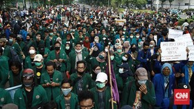 Tumpah Ruah Demo Omnibus Law Warnai Satu Tahun Jokowi-Ma'ruf