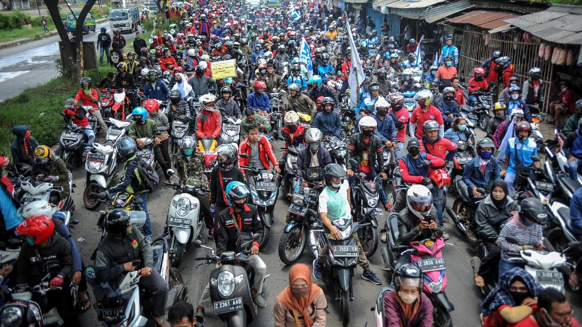 Demo Tolak Omnibus Law di Luar Jakarta Berjalan Kondusif