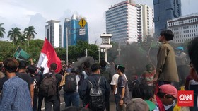 Marinir Dikerahkan untuk Bubarkan Massa di Patung Kuda