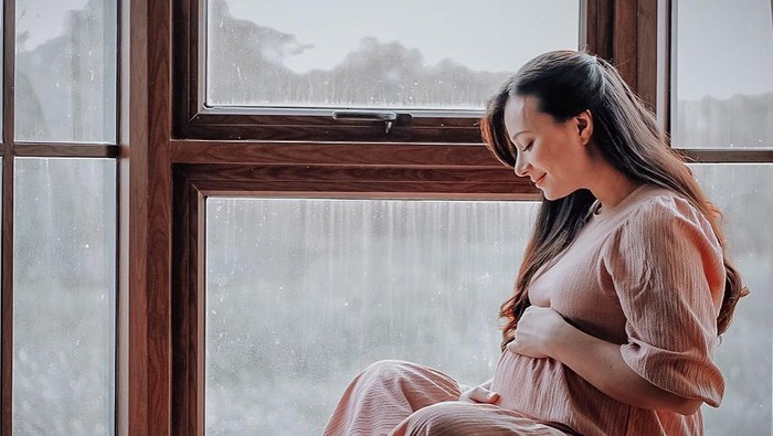 Deretan Artis Umumkan Kehamilan & Kelahiran Anak Pertama di Tahun 2020