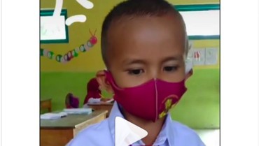 img-title Ramai Virus Corona, Bocah Ini Viral karena Tulisannya Ikut Jaga Jarak