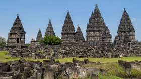 Sejarah Candi Prambanan: Legenda, Pembangunan, dan Penemuan