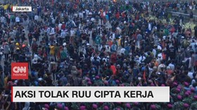 VIDEO: Demo Tolak RUU Ciptaker di Patung Kuda Dibubarkan