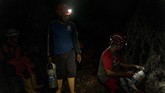 FOTO: Eksplorasi Mata Air Sungai Bawah Tanah di Gunungkidul Demi membantu kebutuhan air bersih warga, Save Rescue Indonesia bersama BPBD Gunungkidul melakukan eksplorasi sungai bawah tanah agar dapat dimanfaatkan.