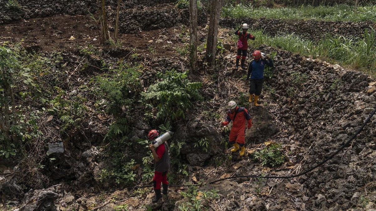 FOTO: Eksplorasi Mata Air Sungai Bawah Tanah di Gunungkidul
