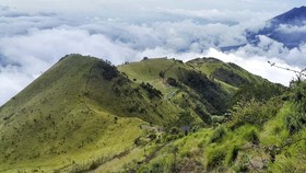 Tol Kahyangan Magelang, Destinasi Gowes di Antara Dua Gunung