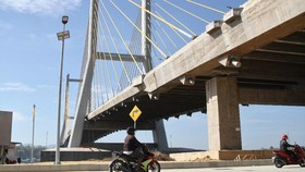 Jokowi Resmikan Jembatan Teluk Kendari di Sultra