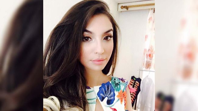 Manohara Odelia Pinot menyerang balik seorang warganet yang menanggapi protes sang selebritas terkait pembelian bayi monyet Macaca ekor panjang.