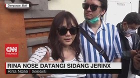 VIDEO: Beri Dukungan Moril, Rina Nose Datangi Sidang Jerinx