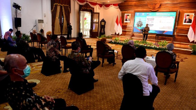 Otoritas Jasa Keuangan mendukung program Kemendes PDTT untuk mengembangkan bersama Lembaga Keuangan Desa.