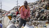 FOTO: Anak Kenya Jadi Buruh hingga Prostitusi saat Pandemi Jumlah anak-anak Kenya yang terpaksa atau dipaksa untuk bekerja di tengah pandemi dilaporkan meningkat.