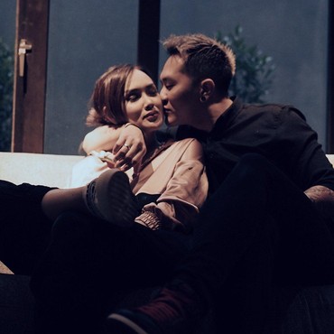 Pernah Kepergok Selingkuh, 3 Pasangan Artis Ini Hidup Bahagia