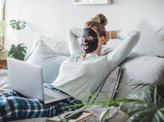 Wajah Kelihatan Kusam Habis Lembur Lama? Coba Masker Stem Cell Ini