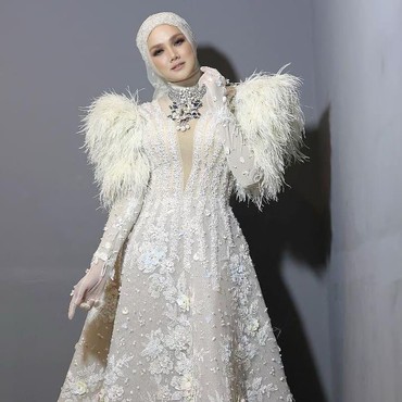 Sebut Wajah Muda Ahmad Dhani Mirip Safeea, Mulan Jameela Malah Dihujat