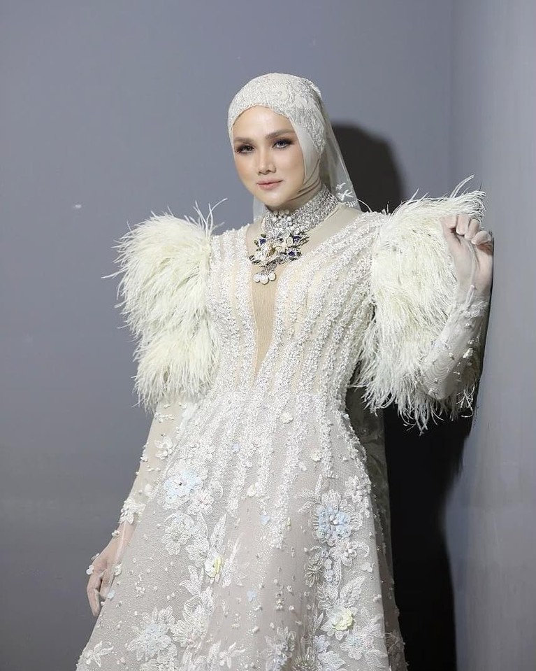 3 Fakta di Balik Keputusan Mulan Jameela Mantap Berhijab 3 Fakta di Balik Keputusan Mulan Jameela Mantap Berhijab
