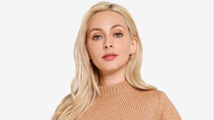 5 Rekomendasi Sweater dari Zalora, Bikin Kamu Hangat dan Tetap Gaya Masuki Musim Hujan 5 Rekomendasi Sweater dari Zalora, Bikin Kamu Hangat dan Tetap Gaya Masuki Musim Hujan