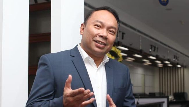 Sukses Pimpin KB Bukopin, Rivan Purwantoro Jadi Dirut BUMN Menyusul pengangkatan sebagai Direktur Utama Jasa Raharja pada Kamis (17/6), Rivan A. Purwantono pun mengundurkan diri dari jabatan Direktur Utama KB Bukopin.