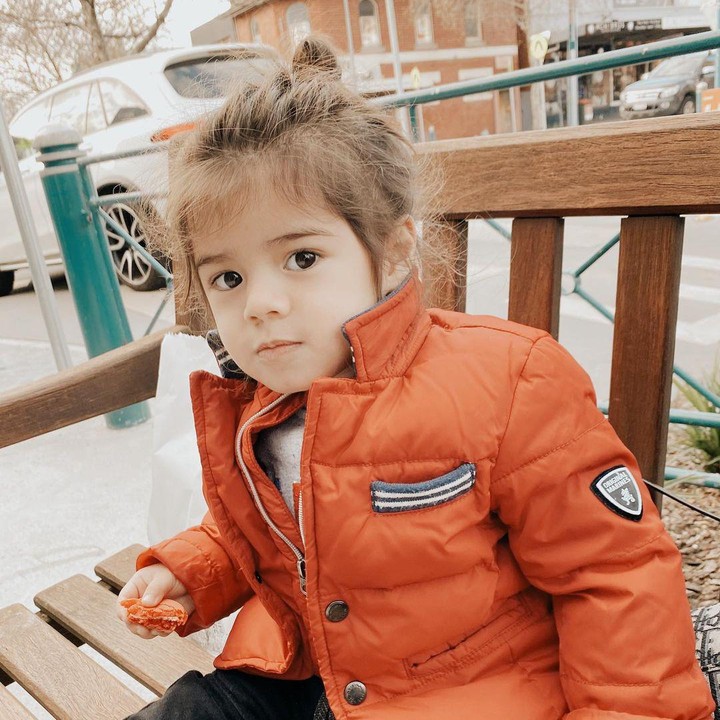 <p>Nah, kalau Zenecka saat ini genap berusia 2 tahun. Tak cuma ganteng, anak bungsu Carissa ini juga imut dan menggemaskan. (Foto: Instagram @carissa_puteri)</p>