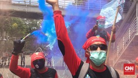 Demo Padati Patung Kuda, Massa Sesalkan Ancaman ke Buruh