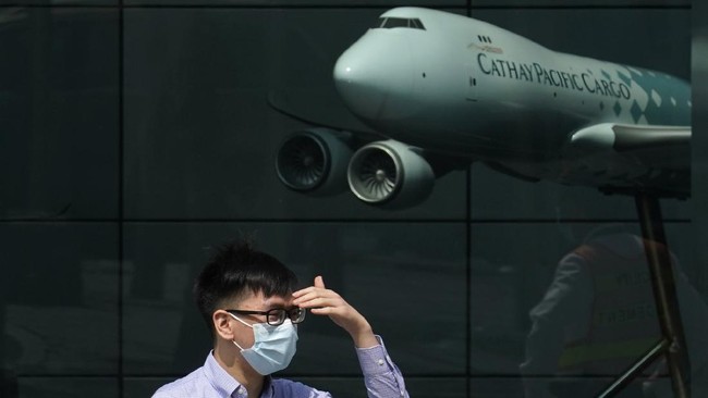 Maskapai Cathay Pacific akan mengakomodasi seluruh pilot dan pramugari yang belum divaksinasi untuk mendapatkan vaksin covid-19.