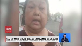 VIDEO: Gas Air Mata Masuk Rumah, Emak-emak Mengamuk