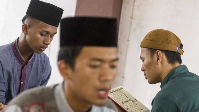 Menteri Agama Yaqut Cholil Qoumas menilai kemampuan seorang santri tidak melulu soal agama, melainkan juga berbagai bidang yang berkontribusi untuk negeri.