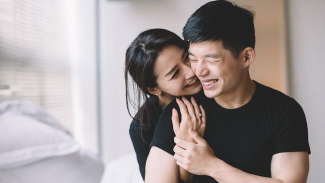 Setelah menghabiskan waktu kencan tanpa akhir karena lockdown, pasangan di China menemukan cinta dan telah setuju untuk menikah.