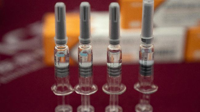 Di tengah kondisi pandemi saat ini, muncul varian Covid-19 baru yang dinamakan varian B.1.1.529. Perlukah booster vaksin covid-19 saat ini?