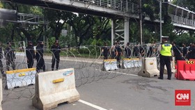 Massa Buruh Mulai Berkumpul, Akses Menuju Istana Ditutup